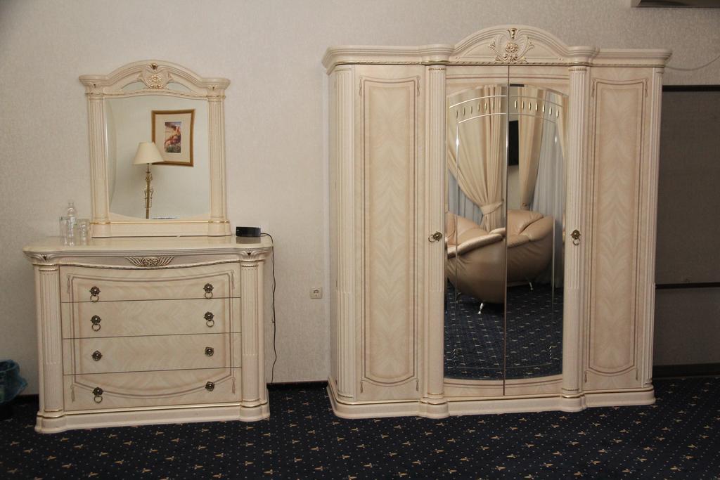 Kleopatra Vip Hotel Kamieniec Podolski Zewnętrze zdjęcie