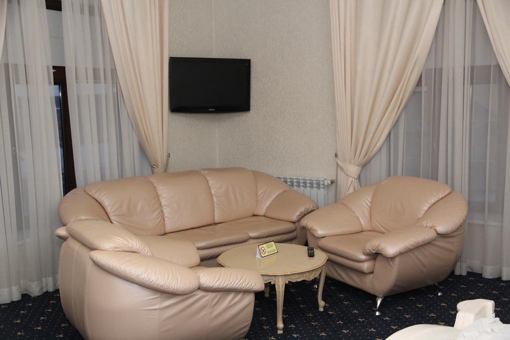 Kleopatra Vip Hotel Kamieniec Podolski Zewnętrze zdjęcie